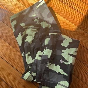 Lululemon cropped army green leggings
